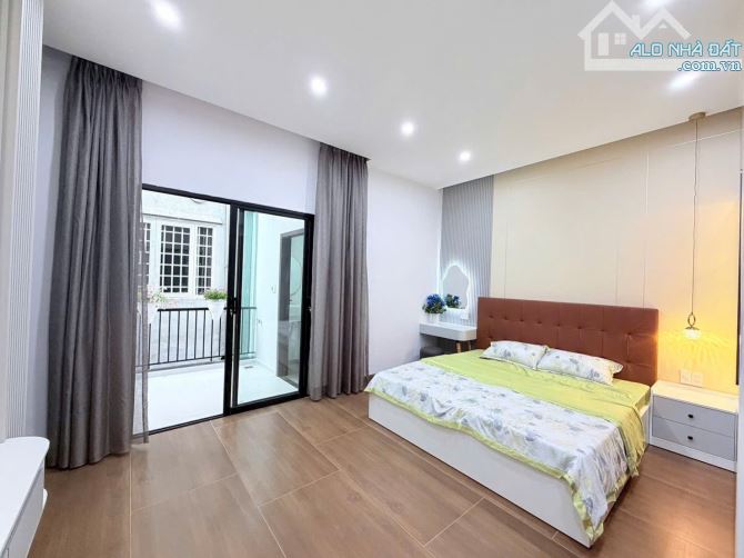 Nhà 3 tầng mặt tiền Hoà Minh 14 . DT:77m5 , ngang 5m , sổ đẹp vuông vức - 4