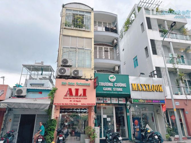 Nhỉn 11T có ngay nhà MT Huỳnh Văn Bánh - Phú Nhuận 44m2 - 5 tầng - 4