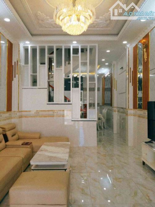 Mặt tiền kinh doanh 4 tầng 4x18 sổ sẵn sang tên ngay 9.8ty