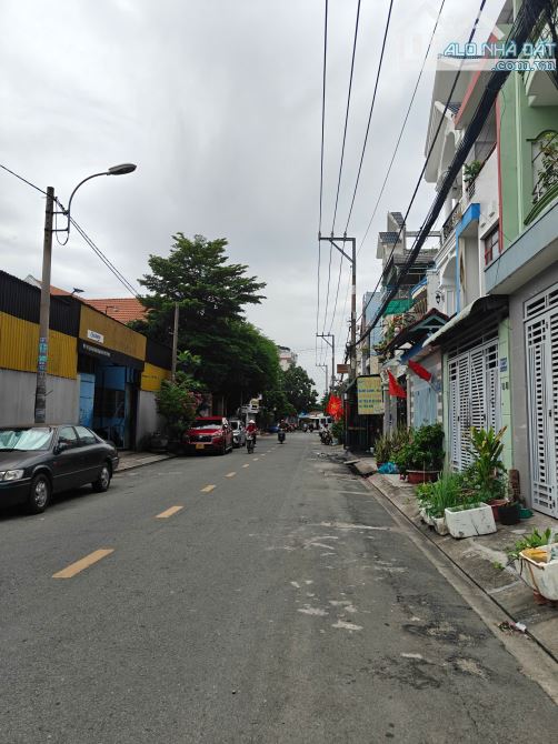 Bán nhà 3 tầng mặt tiền Đông Hưng Thuận 17 Q12, DT 4x18m, giá 6.7 tỷ TL