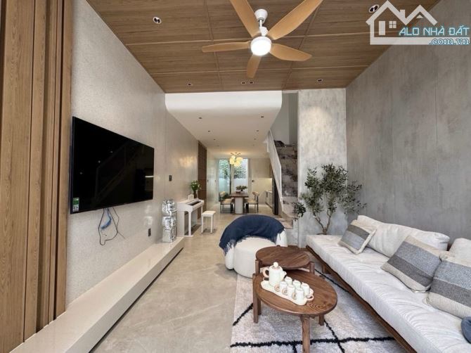 NHÀ 3 TẦNG NAM VIỆT Á – Ô TÔ TRÁNH – SẴN DT 35TR/THÁNG - 63M2 NỞ HẬU