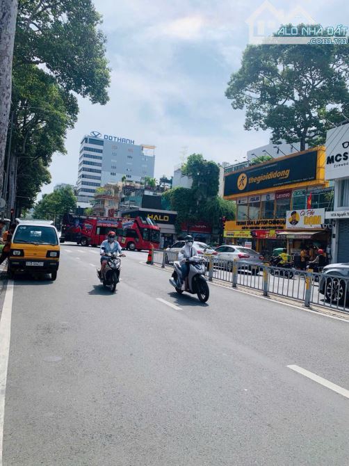 Hàng kín, bán nhà 2 mặt tiền Nguyễn Văn Trỗi Quận Phú Nhuận (NH 7x21m) kc:8 tầng giá chỉ 4 - 1