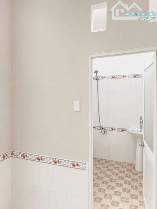 BÁN NHÀ CẤP 4 ĐẸP ĐƯỜNG ĐỐNG ĐA, HẺM 3M- GIÁ 3.5 TỶ, 60M2 - 1