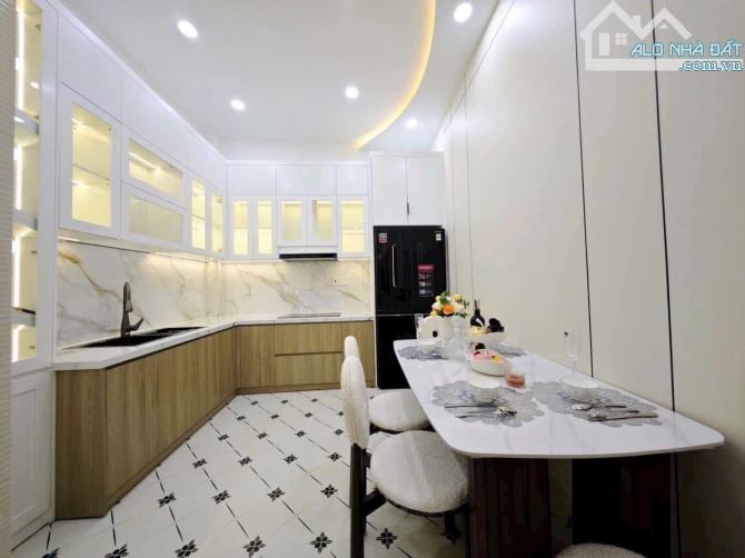 ĐOÀN THỊ ĐIỂM PHÚ NHUẬN HẺM NHỰA 6M THÔNG VỪA Ở VỪA KINH DOANH , 4 TẦNG, 5PN, NHỈNH 12 TỶ - 2