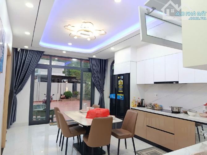 BÁN BIỆT THỰ SÂN VƯỜN 510M²- MT 17.5M- 2 TẦNG ĐẸP-HÒA KHÁNH ĐÀ NẴNG GIÁ 7 TỶX - 3