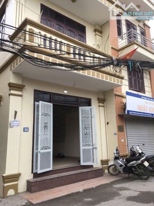 Cho thuê cửa hàng 25m2,ô tô đỗ cửa,hợp làm văn phòng,bánh mỳ,trà sữa số 34 Nhân Mỹ,Mỹ Đình