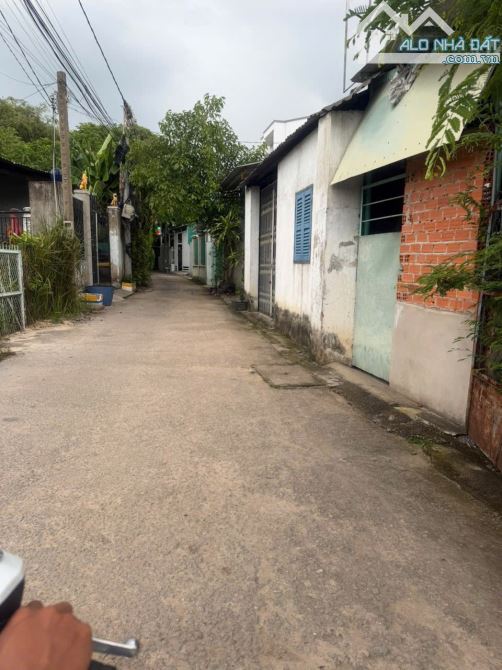 Chính chủ gửi bán gấp đất thổ cư đường xe hơi xây biệt thự tại Thuận An Bình Dương - 1