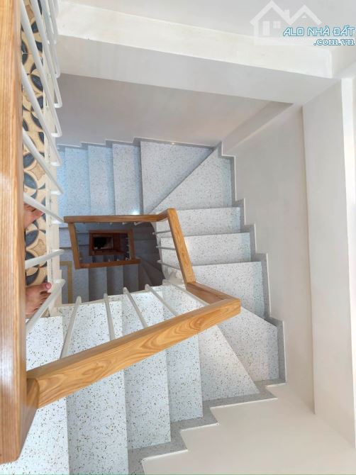 Nhà đẹp xây mới có gu đẹp ngõ 132 Khương Trung oto tránh 30m, DT 34m2 x 3 ngủ. Giá 7.35 tỷ - 14