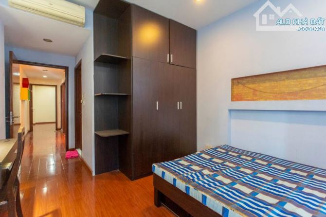 Bán CH Tản Đà Court P. Chợ Lớn DT 86m2, 2PN, 2WC, tặng NT, lầu cao, có bancon. Giá 5.2 - 2