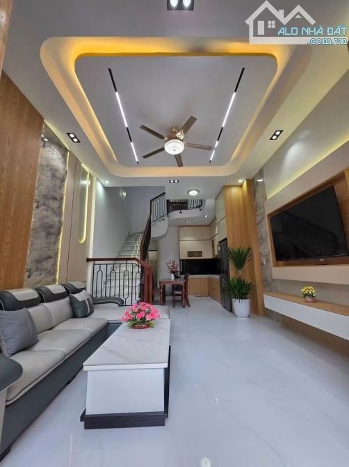 Chính chủ bán nhà 3 tầng 3 mê FUNL nội thất kiệt OTO đậu đỗ Tôn Đức Thắng - 2