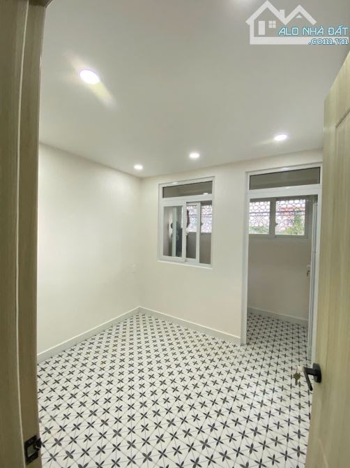 bán nhà mặt tiền Huỳnh Tấn Phát - Nhà Bè DT 3,7 x10,5 m giá 6.99 tỷ - 6