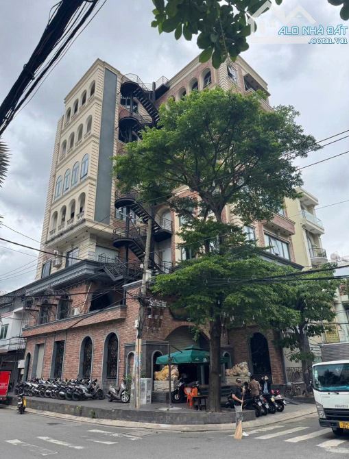 GIẢM SỐC 5 TỶ CHỐT 75 TỶ TÒA BUILDING GÓC 2 MT Q.7 HẦM 7 TẦNG - GẦN 1500M² - HĐT 300TR/TH.