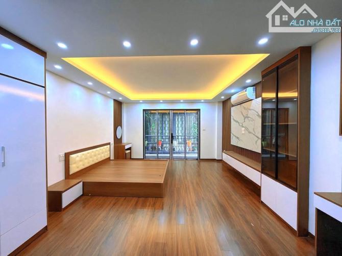 Nhà đẹp 45m -6 tầng thang máy,ở ngay cần bán gấp phố  Nguyễn Ngọc Vũ giá 13 tỷ