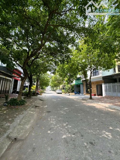 CHO THUÊ NHÀ NGUYÊN CĂN GOLDMARK CITY - PHÂN LÔ Ô TÔ TRÁNH - 5 TẦNG - VĂN PHÒNG, KINH DOAN