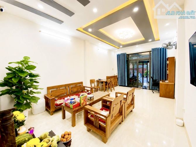 💥 SẬP HẦM HƠN 2TY CĂN NHÀ 3 TẦNG - MT THẾ LỮ - DT LÊN ĐẾN 115M2 - GIÁ CHỈ 11.X TỶ - 1