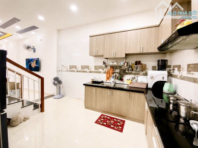 💥 SẬP HẦM HƠN 2TY CĂN NHÀ 3 TẦNG - MT THẾ LỮ - DT LÊN ĐẾN 115M2 - GIÁ CHỈ 11.X TỶ - 2