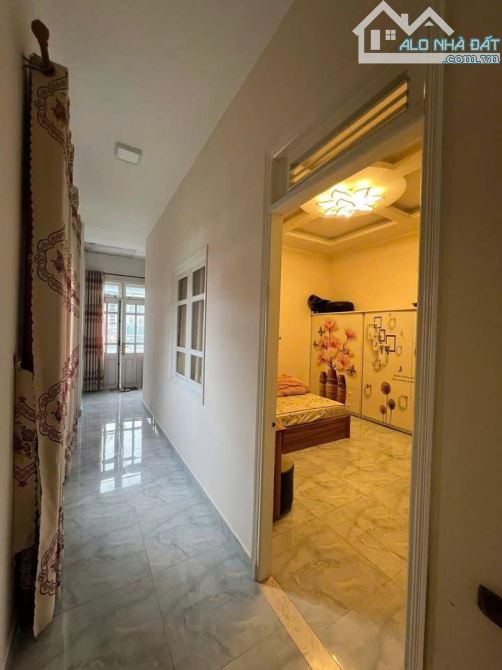 Nhà Đà Lạt 100m2 - 4 tỷ 8 - đường ô tô - sân đậu ô tô - Gần Trung Tâm - 2