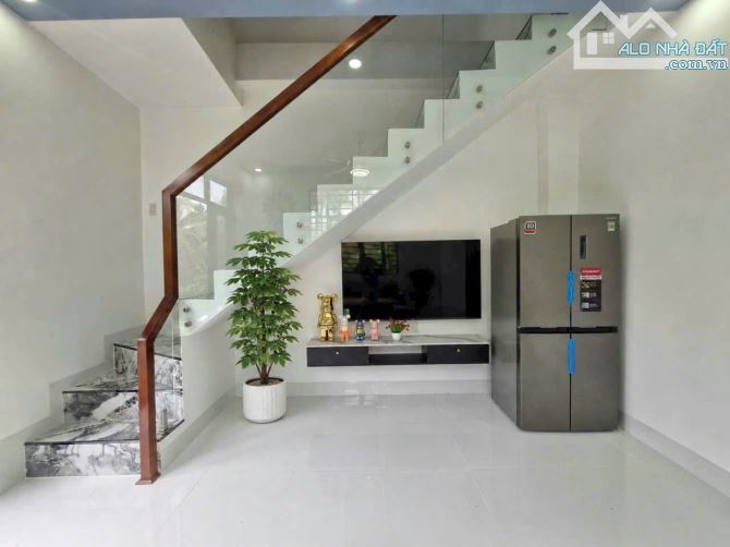 NHÀ TRỆT LẦU MỚI ĐẸP GÓC 2 MẶT TIỀN HẺM 6 BÙI HỮU NGHĨA BÌNH THỦY - 3