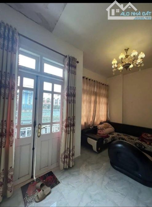 Nhà Đà Lạt 100m2 - 4 tỷ 8 - đường ô tô - sân đậu ô tô - Gần Trung Tâm - 5