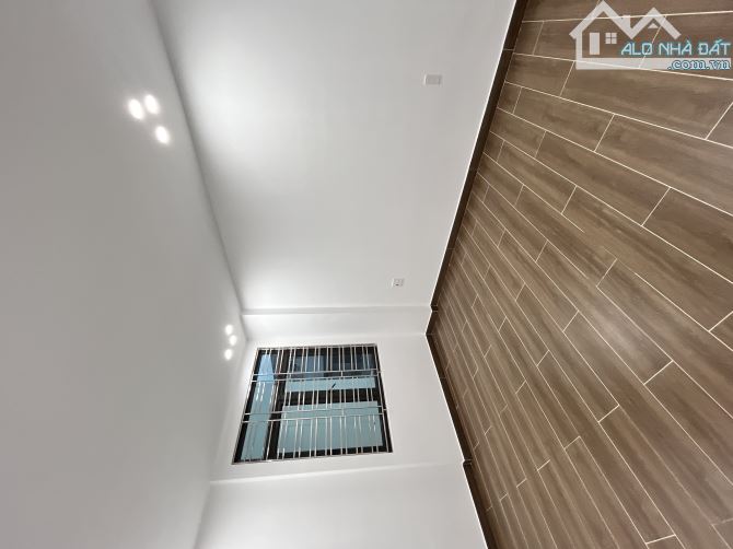 Bán dãy 3 căn  xây mới ô tô đỗ cửa phố Hồ sen, giá chỉ hơn 5 tỷ ngay aeon - 8