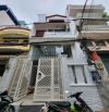 Cư Xá Lữ Gia, đường rộng 8m có lề hẻm thông, sát Quận 10, nhà 4 tầng, vị trí sát mặt tiền,