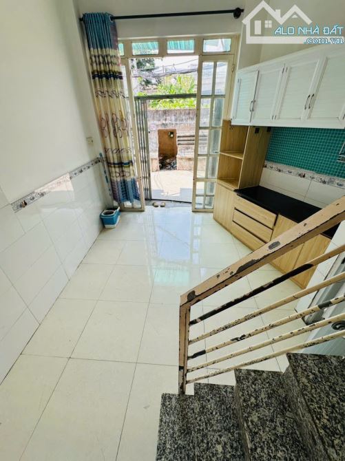 Bán nhà  Nguyễn Văn Quỳ, phường Phú Thuận, quận 7,dt:20m,gia:1,65ty