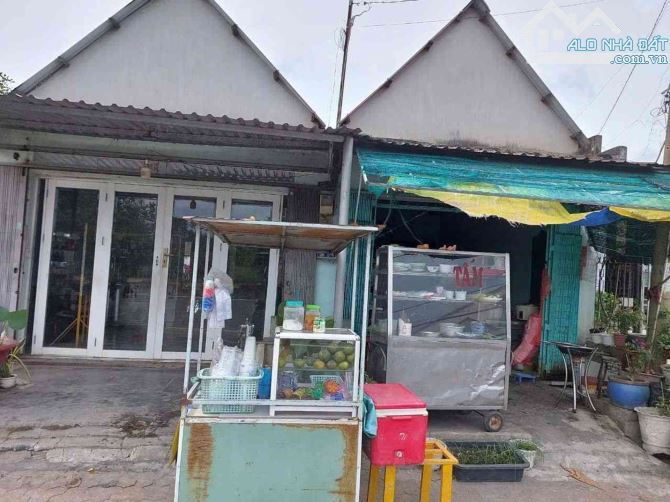 MẶT TIỀN KINH DANH NGUYỄN HỮU TRÍ GẦN CHỢ ĐỆM NGANG 8,4 DÀI 27 GIÁ CHỈ8,5 TỶ