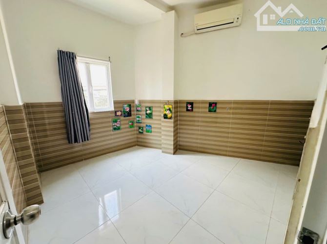 Bán nhà  Nguyễn Văn Quỳ, phường Phú Thuận, quận 7,dt:20m,gia:1,65ty - 2