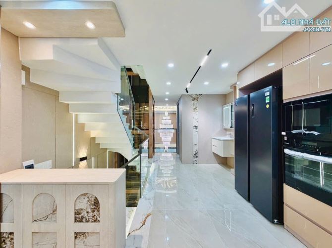 XOAY VỐN BÁN NHANH NHÀ NGUYỄN TIỂU LA, QUẬN 10. GIÁ:4,36Tỷ/5x12,7m. 4LẦU. SỔ HỒNG RIÊNG 4