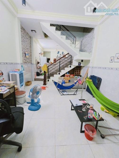 BÁN NHÀ 2 TẦNG 3PN, HẺM XE HƠI, SỔ HỒNG RIÊNG HOÀN CÔNG