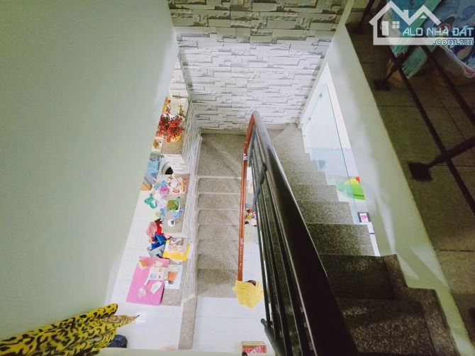 BÁN NHÀ 2 TẦNG 3PN, HẺM XE HƠI, SỔ HỒNG RIÊNG HOÀN CÔNG - 4