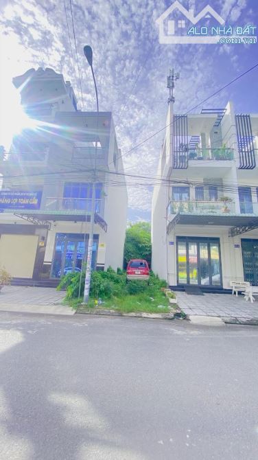 Cho thuê đất  64 m2  Trần Minh Sơn kế đại học Y Dược 4 triệu - 2