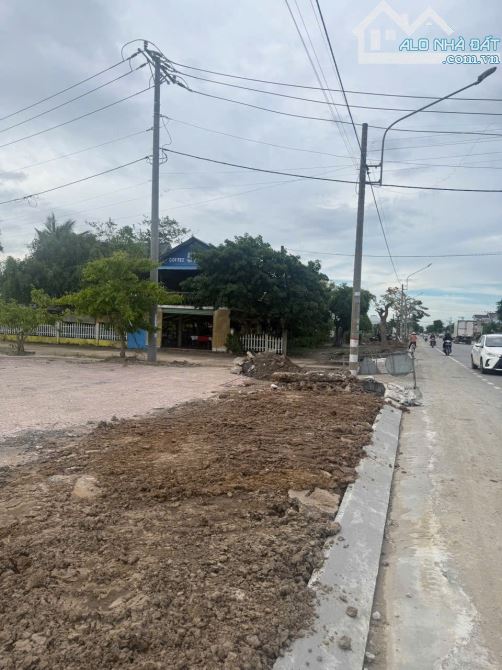 Chủ gộp tiền ngân hàng bán gấp Lô Đất 100m2 Sát UBND Xã Tân Nhựt 3
