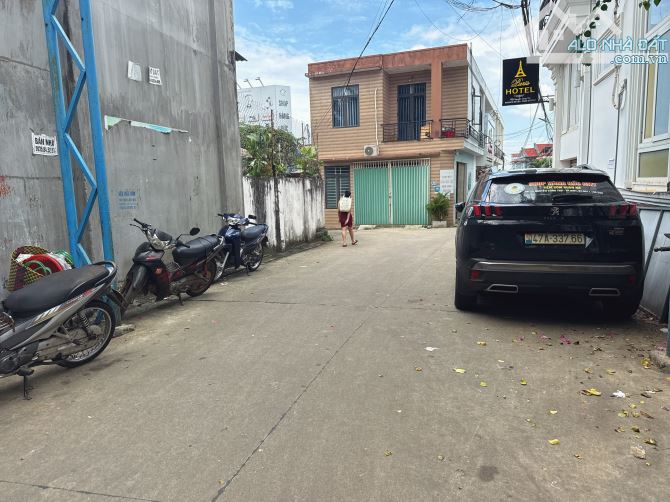 ĐẤT HẺM NGUYỄN CÔNG TRỨ - CÁCH NGÃ SÁU 300m - 1