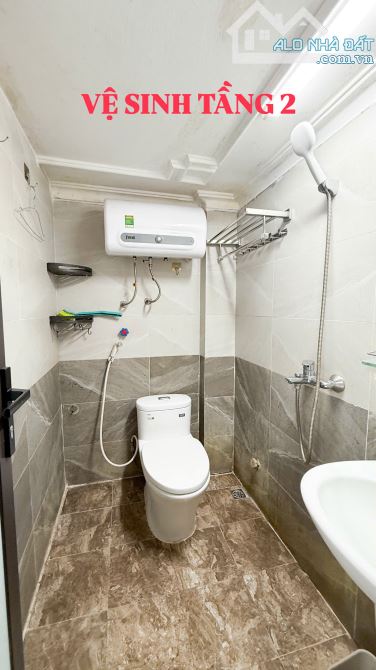 Cho thuê nhà 5 tầng,7 ngủ,4 vệ sinh, đủ đồ cơ bản Ngõ Thịnh Quang,Đống Đa