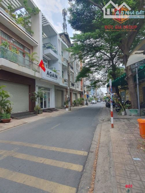Cho thuê nhà 1 trệt 3 lầu mặt tiền đường D4 trong khu dân cư D2D giá 22tr/tháng 4