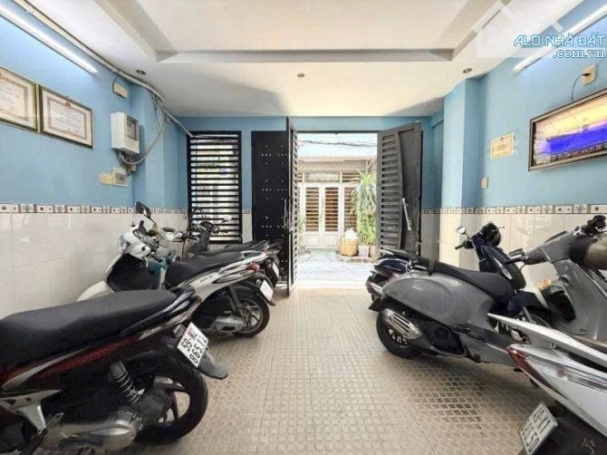 Siêu phẩm CMT8, Quận 3 diện tích hơn 85m2 cần tìm chủ mới. Chốt giá 4Tỷ880 bao ra sổ 3