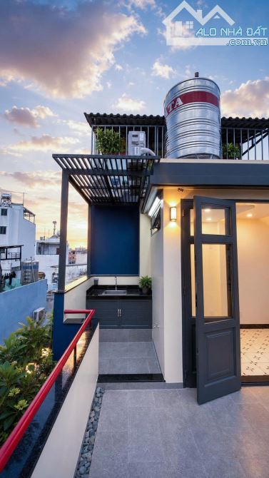 Chính chủ giảm 300 triệu – nhà mới, căn góc, ngang rộng 8m, hẻm xe tải – 4 tầng- DTSD 150m 4