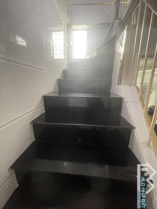 Bán nhà quận 5 ngay chợ Bình Tây vào ở liền sổ hồng chính chủ 5