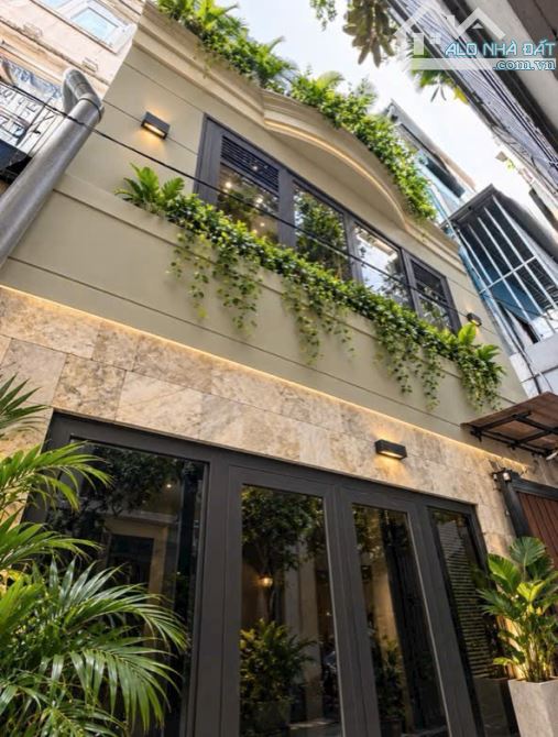 🏡 HOMESTAY 4 TẦNG HOÀNG DIỆU – Q4 🔥 DÒNG TIỀN 30 TRIỆU/THÁNG • GIÁ CHỈ 6 TỶ NHỈNH 4