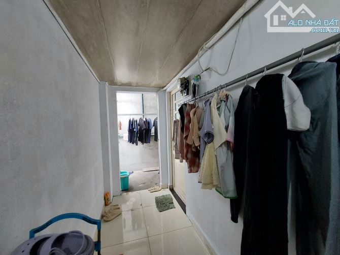 Tòa nhà 6 tầng mặt tiền giảm chào sốc 7 t..ỷ, 28 CH cho thuê, Bình Tân gấp bán 4