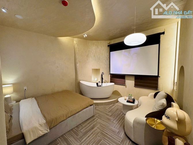🏡 HOMESTAY 4 TẦNG HOÀNG DIỆU – Q4 🔥 DÒNG TIỀN 30 TRIỆU/THÁNG • GIÁ CHỈ 6 TỶ NHỈNH 2