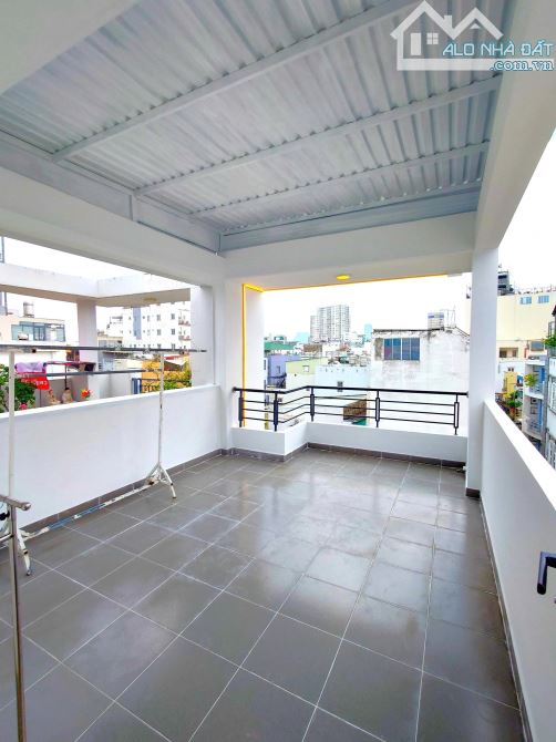 bán nhà mặt phố Đào Duy Từ, 11,8 tỷ, 40m2, 5 tầng, 6PN, 7WC, 2