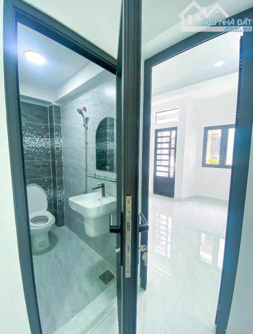 Cho thuê nhà Cách Mạng Tháng 8 gần CV Thỏ Trắng, full nội thất 3PN Giá 10tr/th - 1