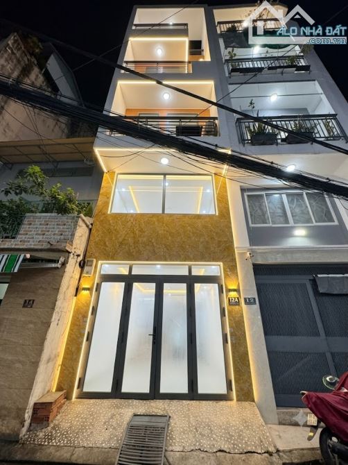 bán nhà mặt phố Đào Duy Từ, 11,8 tỷ, 40m2, 5 tầng, 6PN, 7WC, 5