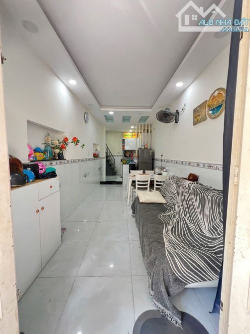 Nhà SHR __ hẻm xe hơi _ vào từ 3 hướng _ Nguyễn Văn lượng - 5