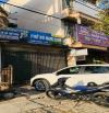 Cho thuê nhà 3 tầng mặt đường QL32, ngay ngã tư gạch. Kinh doanh buôn bán ngày đêm.